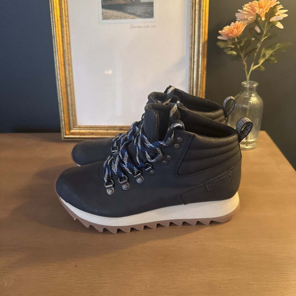 Merrell - Picture 3 of 5